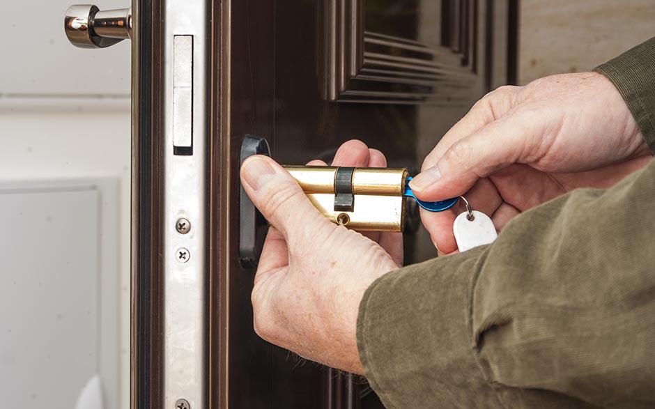 Allauch ouverture de porte blindée claquée